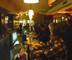 bar photo